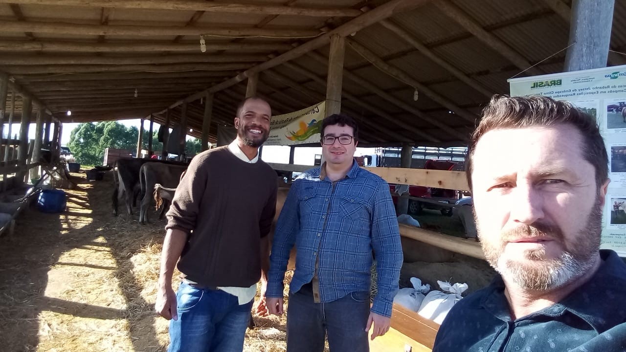 Representado a Câmara de vereadores na 5° Expofeira regional da raça Jersey no Passo do Santana 3° distrito de Cerrito.