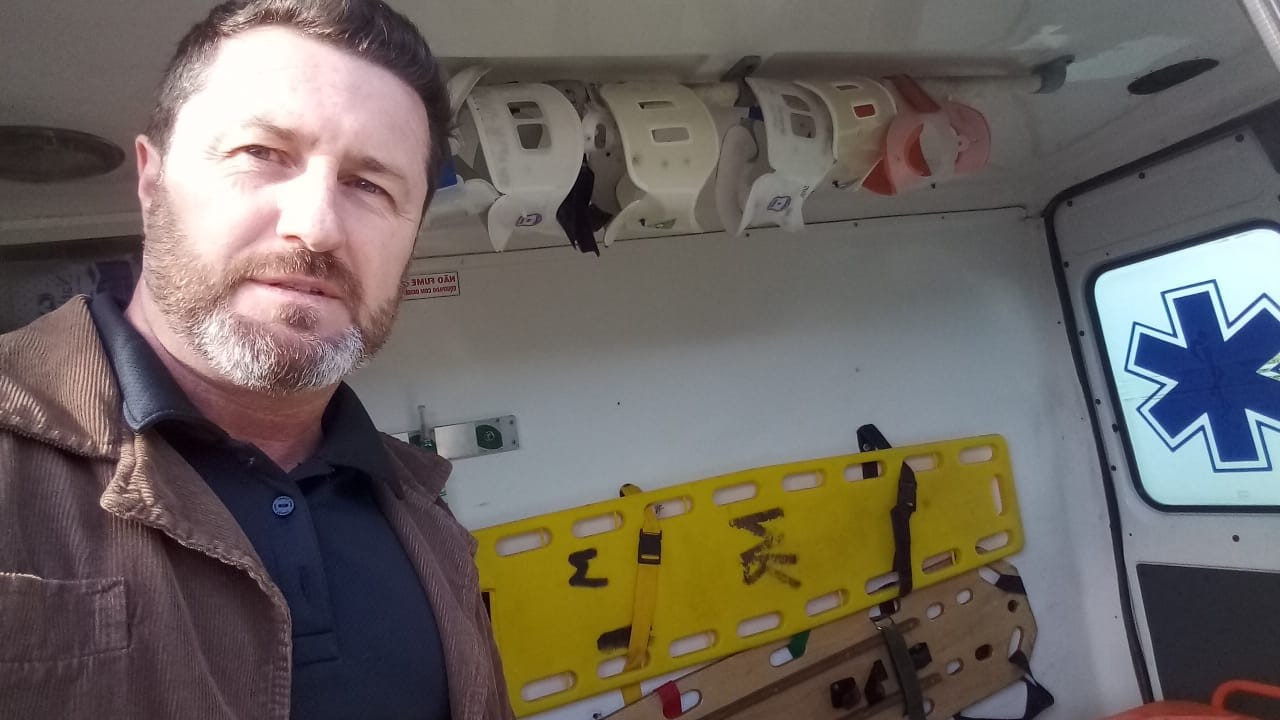 Uma das funções do vereador e a fiscalização hoje estive fiscalizando às ambulâncias da secretaria da saúde vou encaminhar um ofício a secretaria da saúde de alguns itens básicos que tem que repor nas ambulâncias e ainda alguns materiais necessários e prioritários para uso dos atendimentos de urgência e emergência.