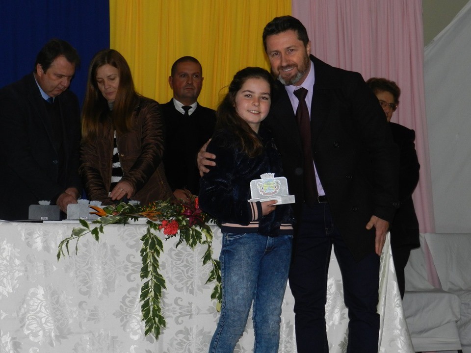 No dia 3 de julho no Centro Cultural de Eventos Valdino Krause aconteceu a solenidade de posse dos Vereadores Mirim, que contou com a presença da presidente da câmara de vereadores Silvia Wahast Islabão, vereadores Marcio Zanetti, Thiarles Schneider, Daniel Gularte, Luis Fernando e Zelodir Novack, prefeito Diocélio Jaeckel, vice prefeito.