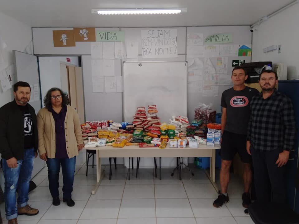 Ação Social Arrecadação De Alimentos Rustica Volta Ao Morro.
